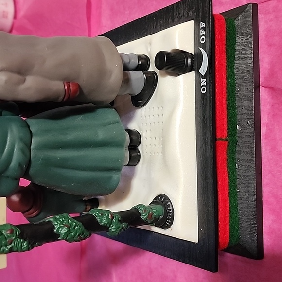 VINTAGE DICKENS 1990 MUSICAL  CHRISTMAS CAROLERS SONGS ILLUMINATING HOLLY ST. LI - Picture 5 of 10